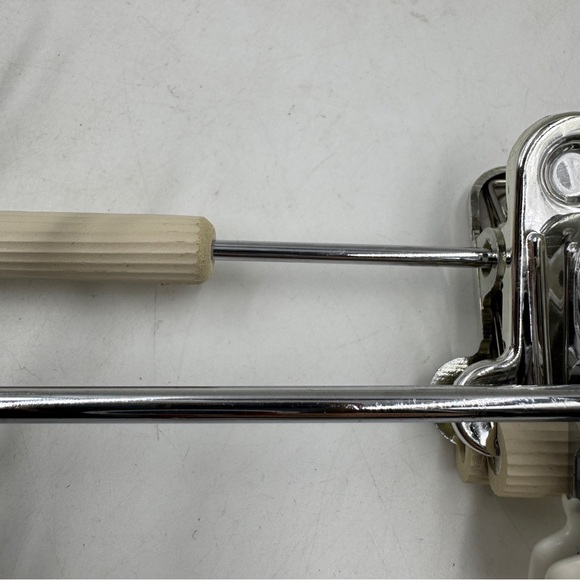 VGT Heavy-Gauge Metal Pant Skirt Hangers Non-Slip Clip w/ Cascade Hook LOT of 4 - Picture 10 of 14